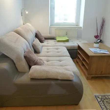 Charming, Central, Spacious 因斯布鲁克