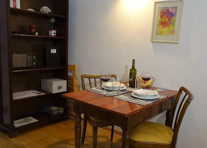 Charming, Central, Spacious Apartamento *